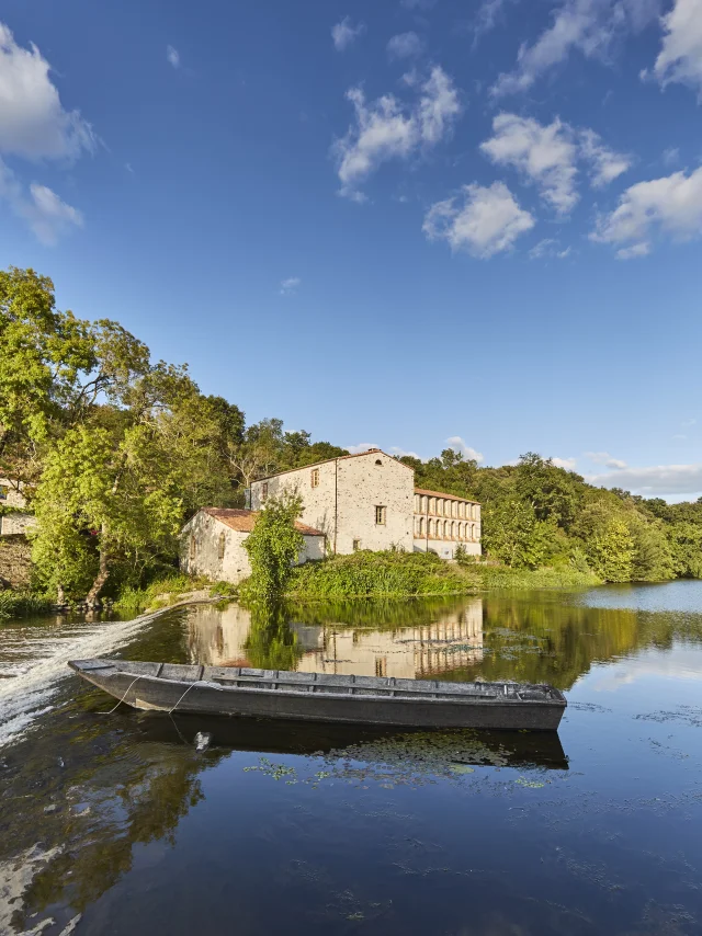Heritage Stay near Nantes Liveau paper mill